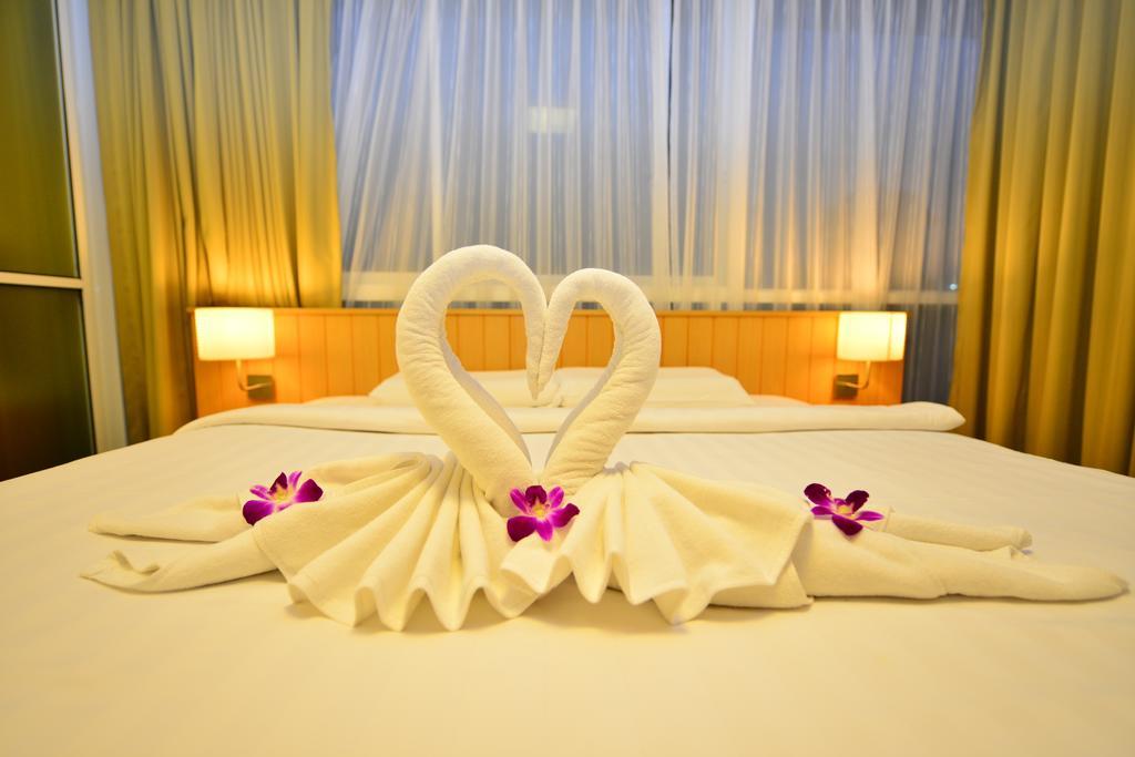 Modern Thai Suites Phuket Zewnętrze zdjęcie