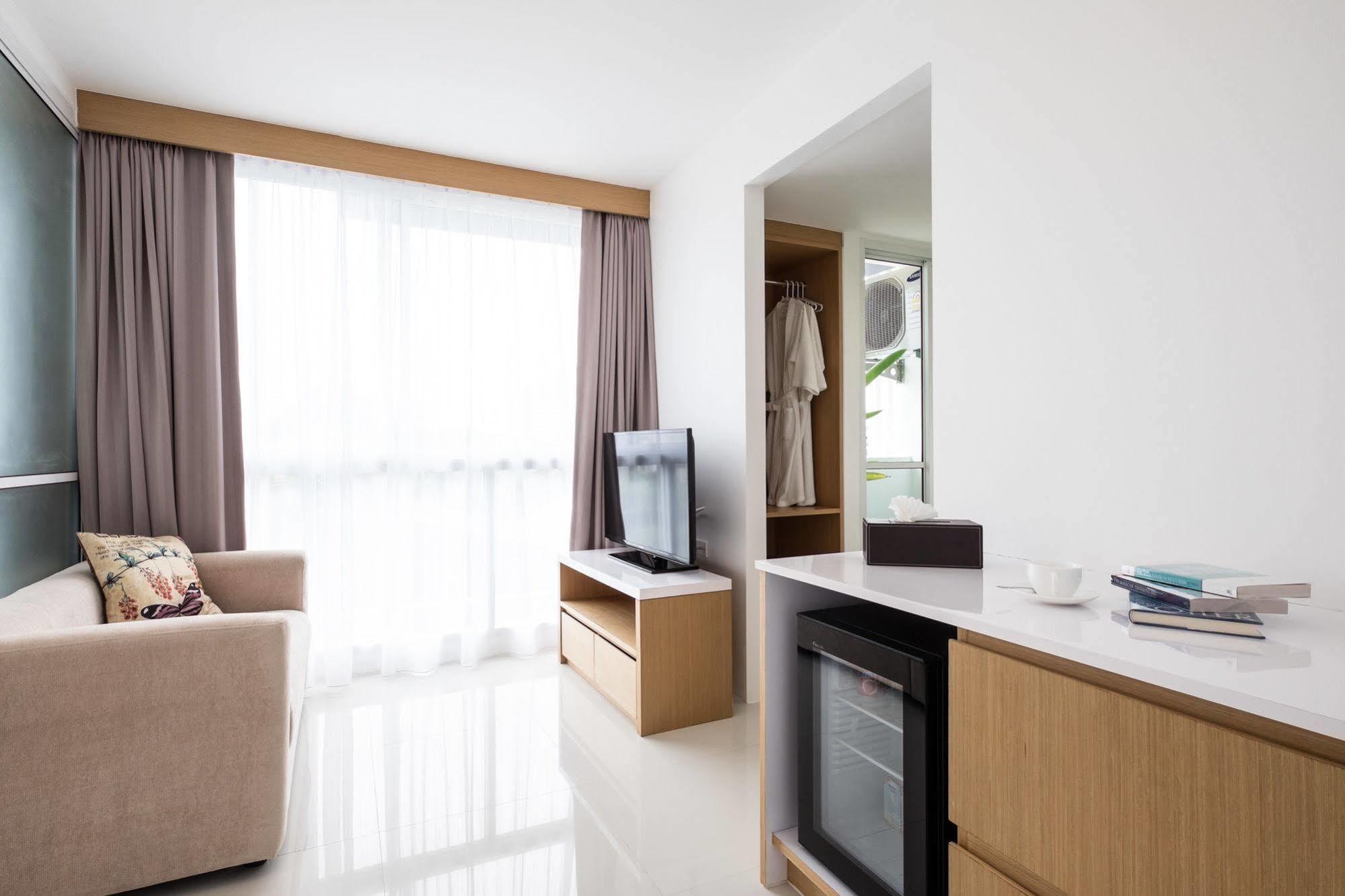 Modern Thai Suites Phuket Zewnętrze zdjęcie
