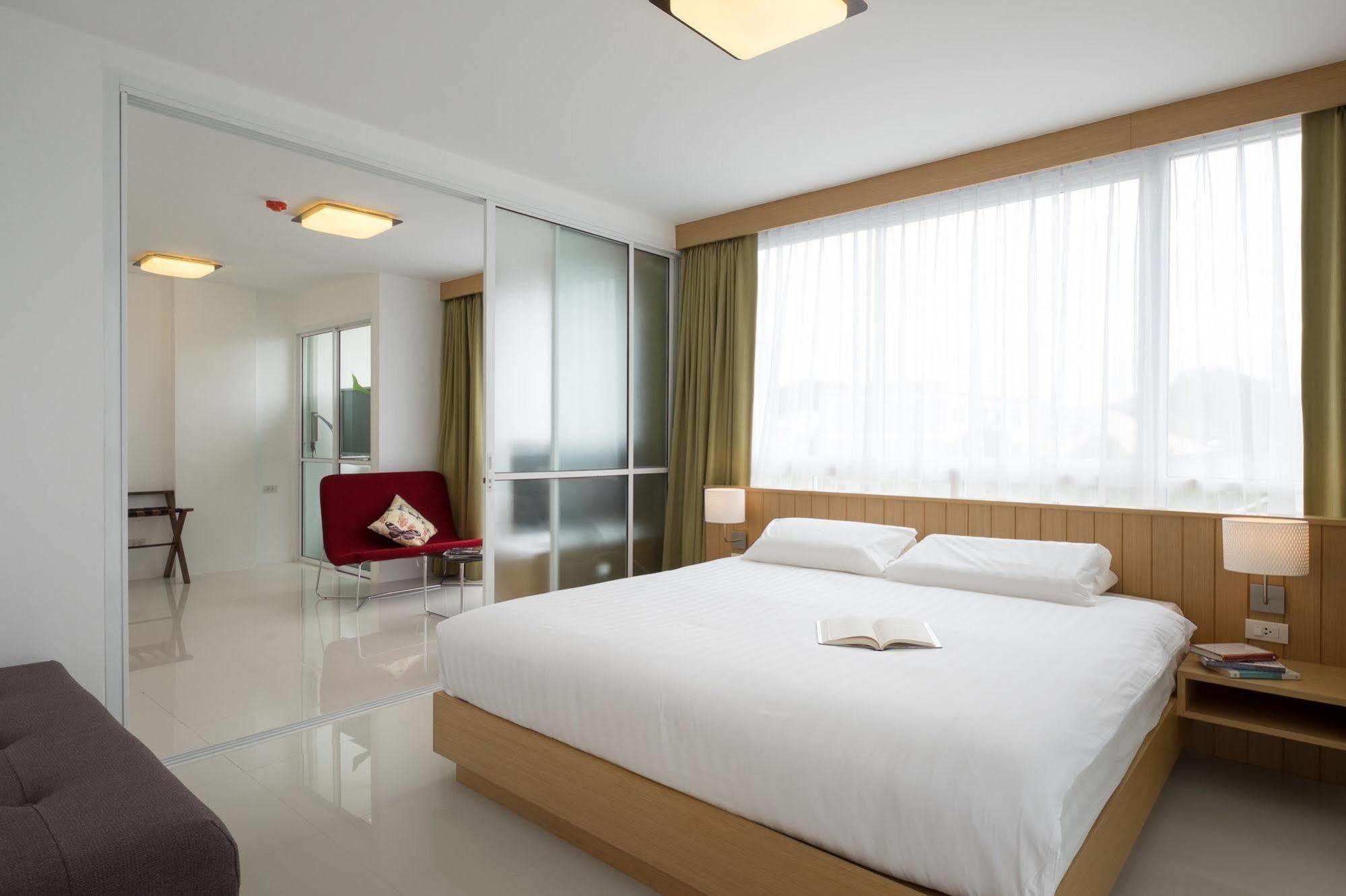Modern Thai Suites Phuket Zewnętrze zdjęcie