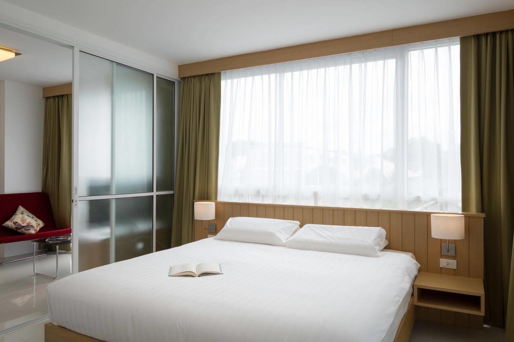 Modern Thai Suites Phuket Zewnętrze zdjęcie